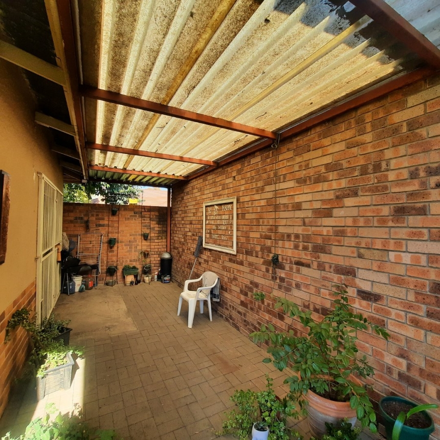 4 Bedroom Property for Sale in Park West Free State